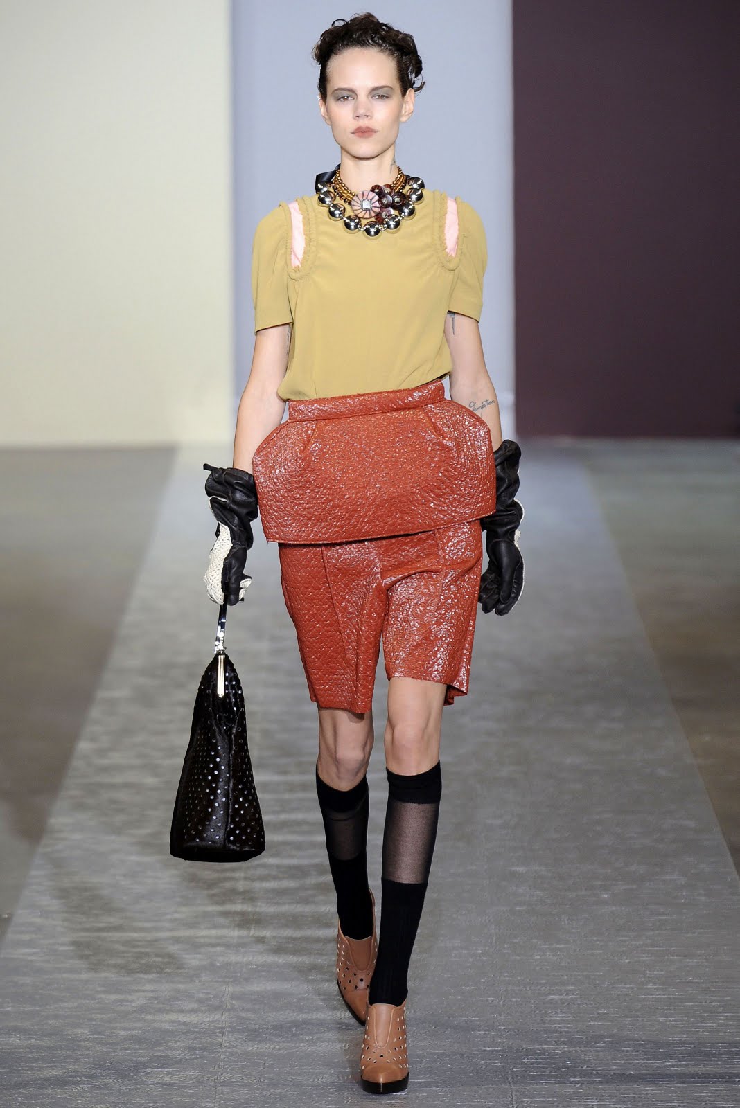 [Runway+-+Marni+FW1011+HQ+via+style.it+1.jpg]