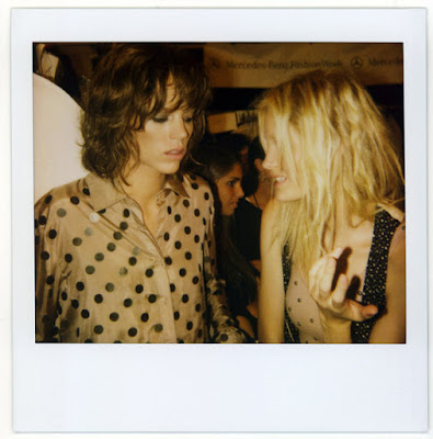 (Hmmm, where's your hand Heidi?) (Hmmm, where's your hand Heidi?)