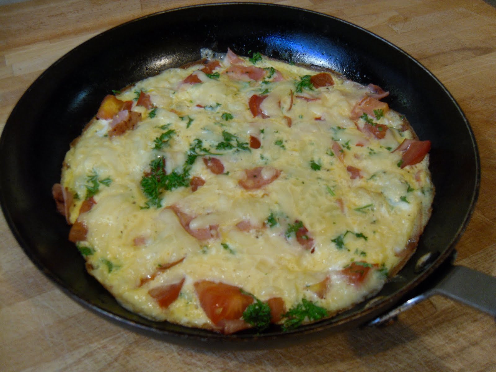 a dash of flavour Ham Cheese and Tomato Omelette