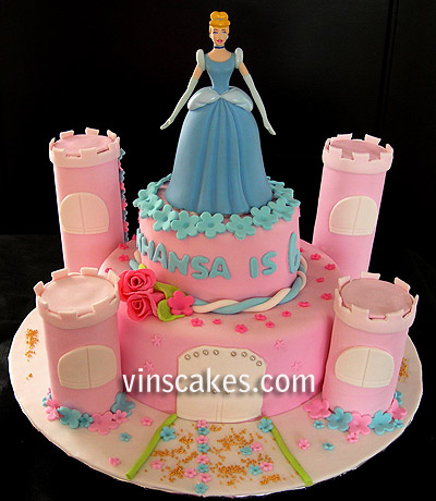 Cinderella Castle for Khansa Posted by Vin's Cakes at 514 PM