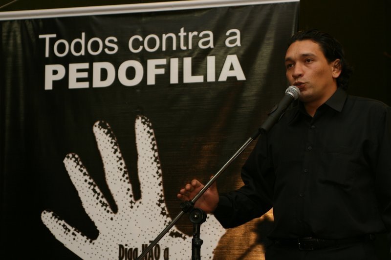 a vida contra pedofilia
