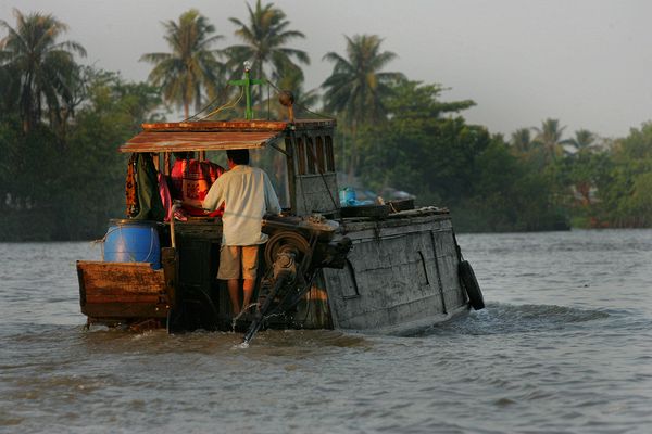 [vietnam_2010_0306ps_std.jpg]