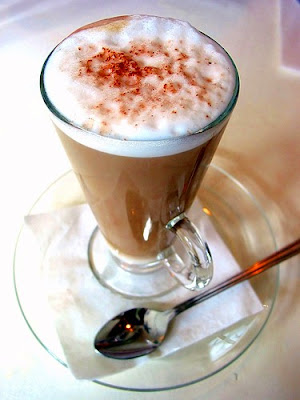 http://1.bp.blogspot.com/_YJQ5hsmMQrU/SholsCgQAKI/AAAAAAAABxY/mM3yxgMT5H0/s400/caffee+latte.jpg