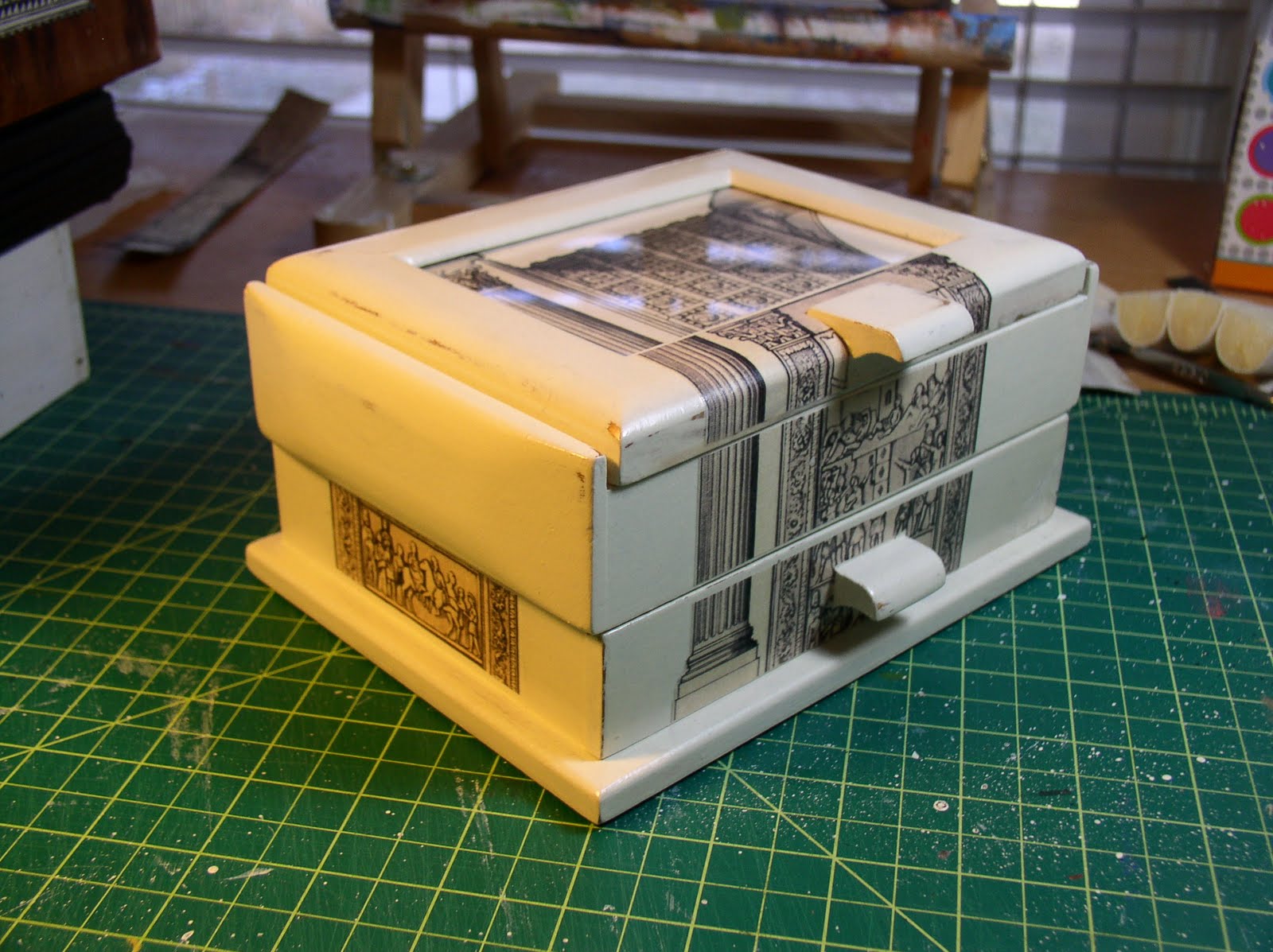 [Drawer+box+Sep+Sev+03.JPG]