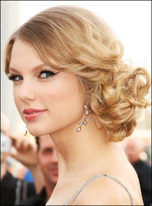 taylor swift hair updo. Labels: Celebrity, Hair Style,
