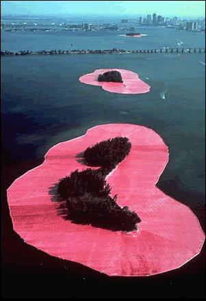 Understanding Christo And Jeanne Claude Through 6 Pivotal Artworks In 2020 Christo And Jeanne Claude Land Art Environmental Art