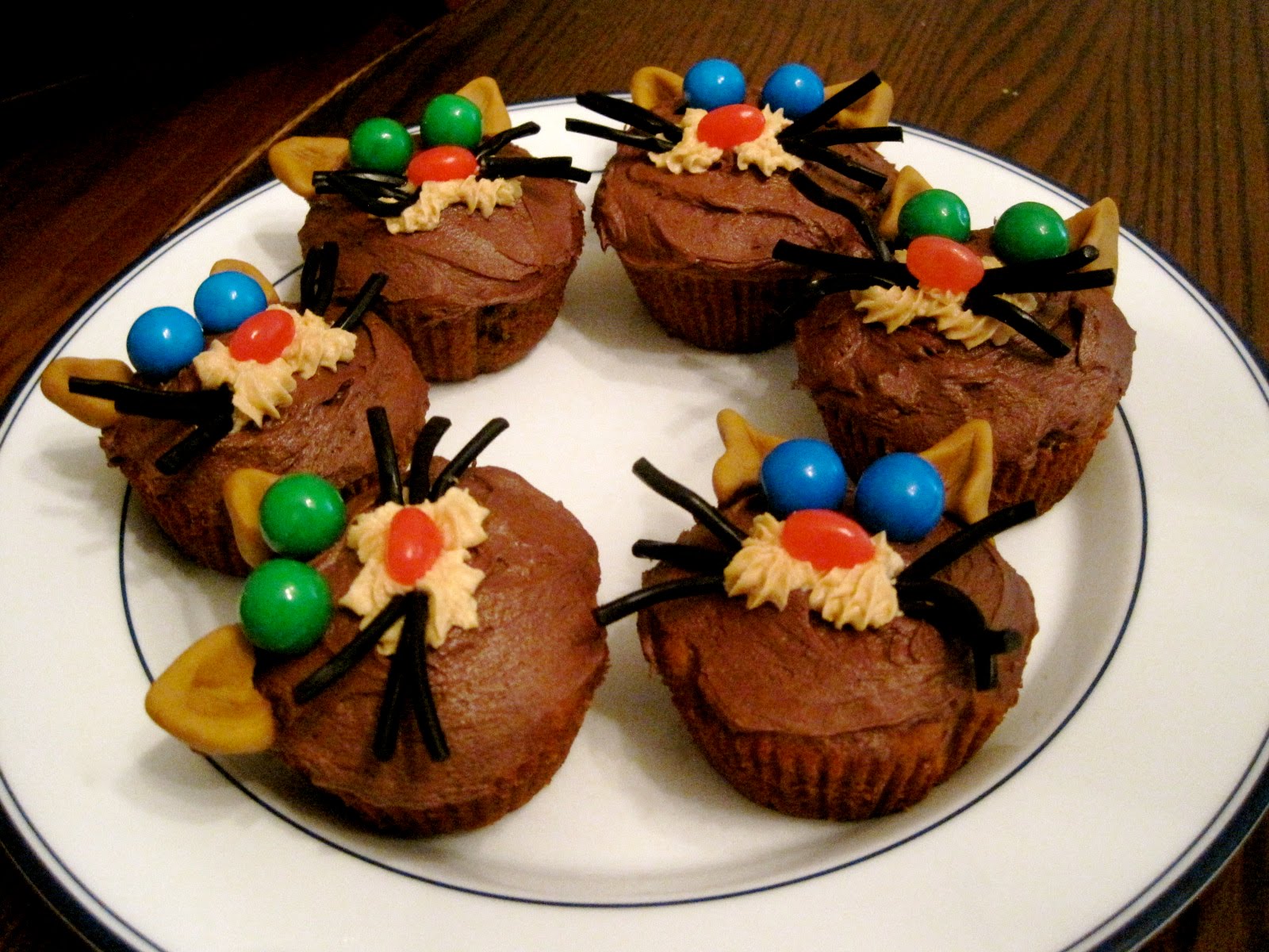 Catsparella Cat Cupcake Tuesdays