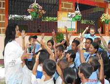 MAESTRA Y ESTUDIANTES