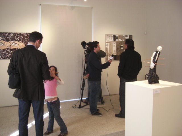 The Artist and curator of the exhibition Francisco Urbano giving an interview to TV