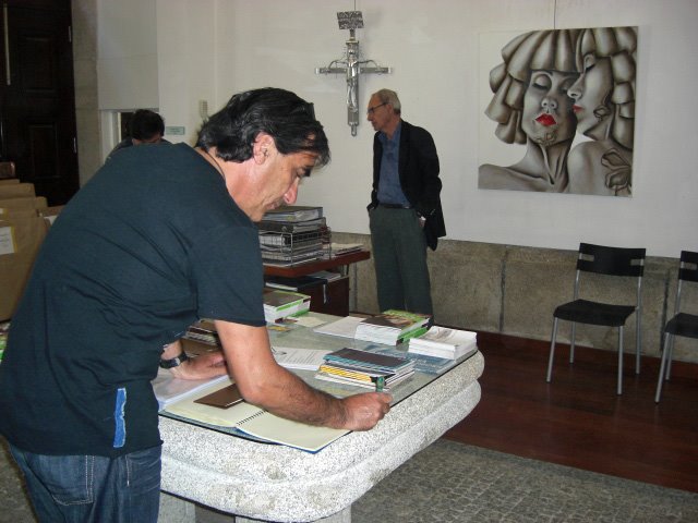 Urbano with the honour book