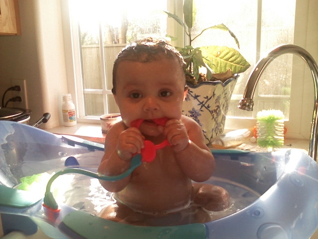[011908+Ella+Bath.JPG]