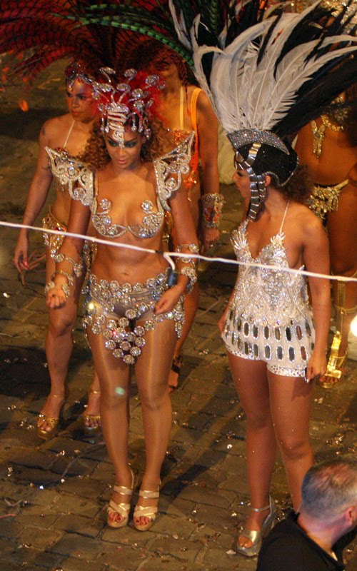 [beyonce-knowles-alicia-020909-8.jpg]