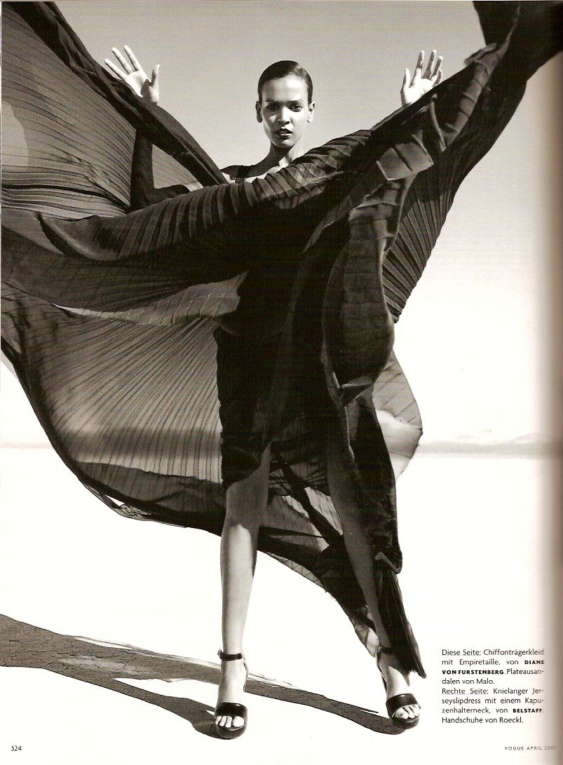 [89824_liya10_122_233lo.jpg]