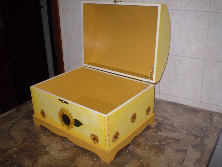 Baú com Girassóis