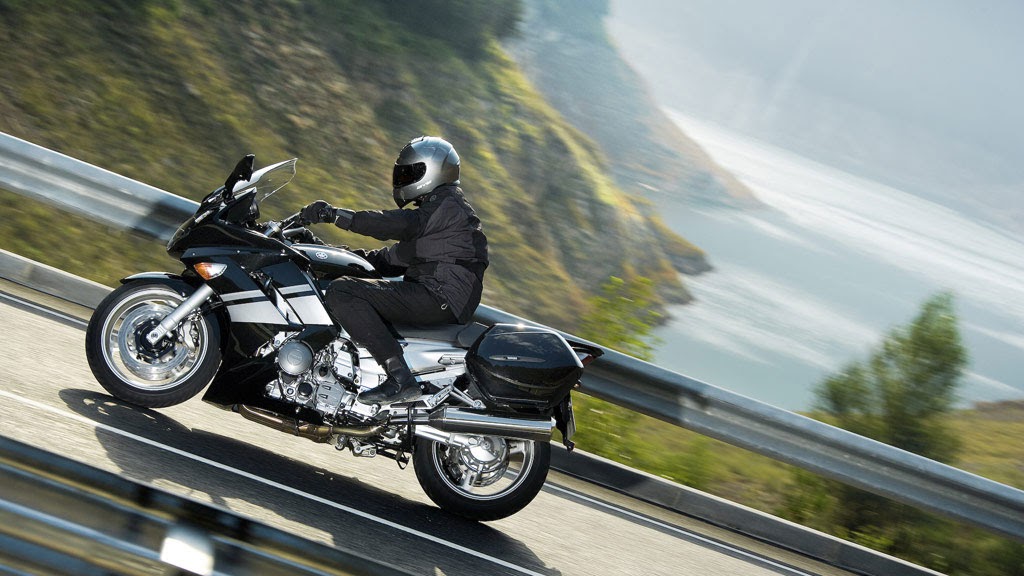 Yamaha FJR 1300 Wallpaper