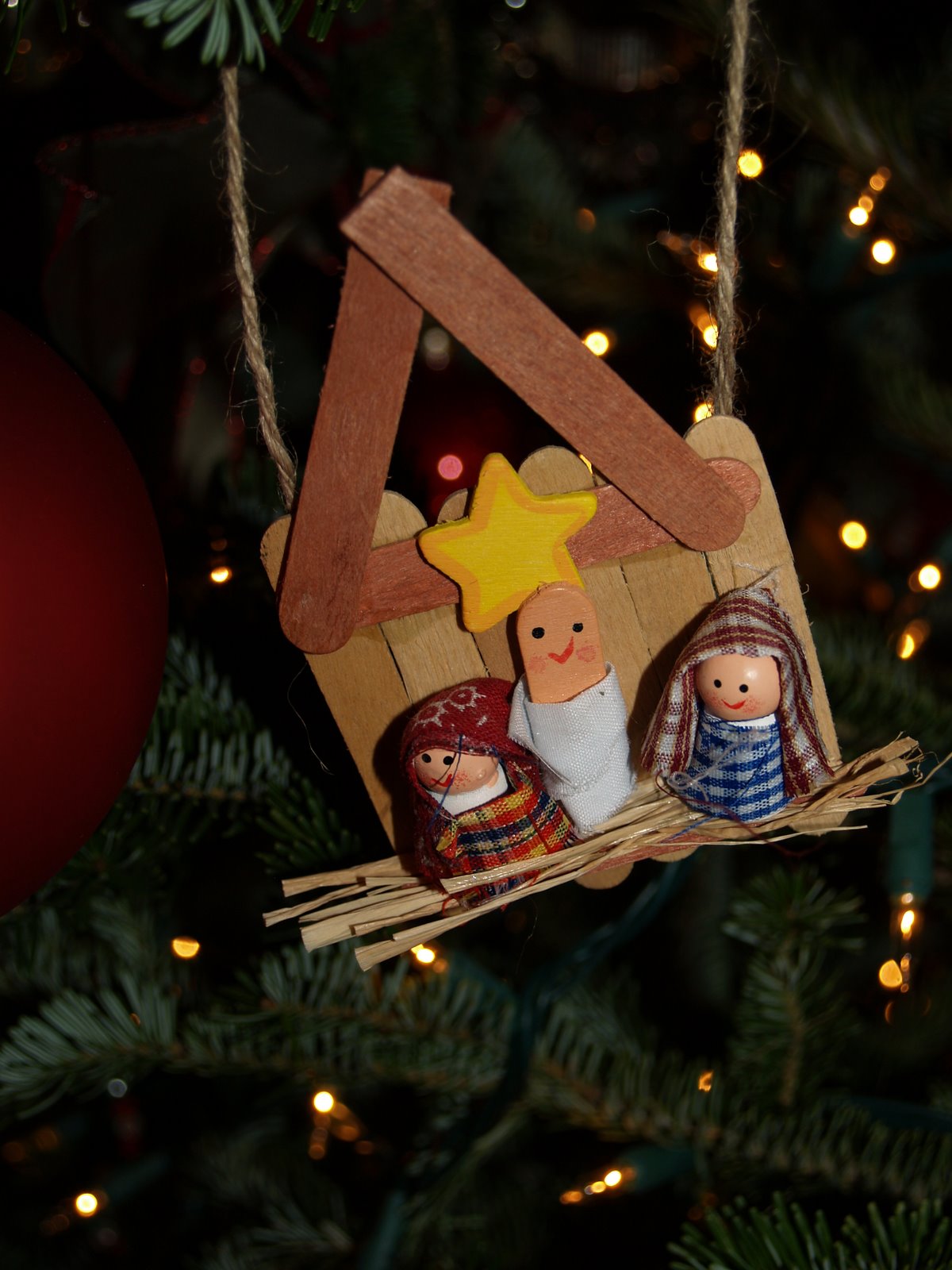 [Christmas+tree+08+005.jpg]