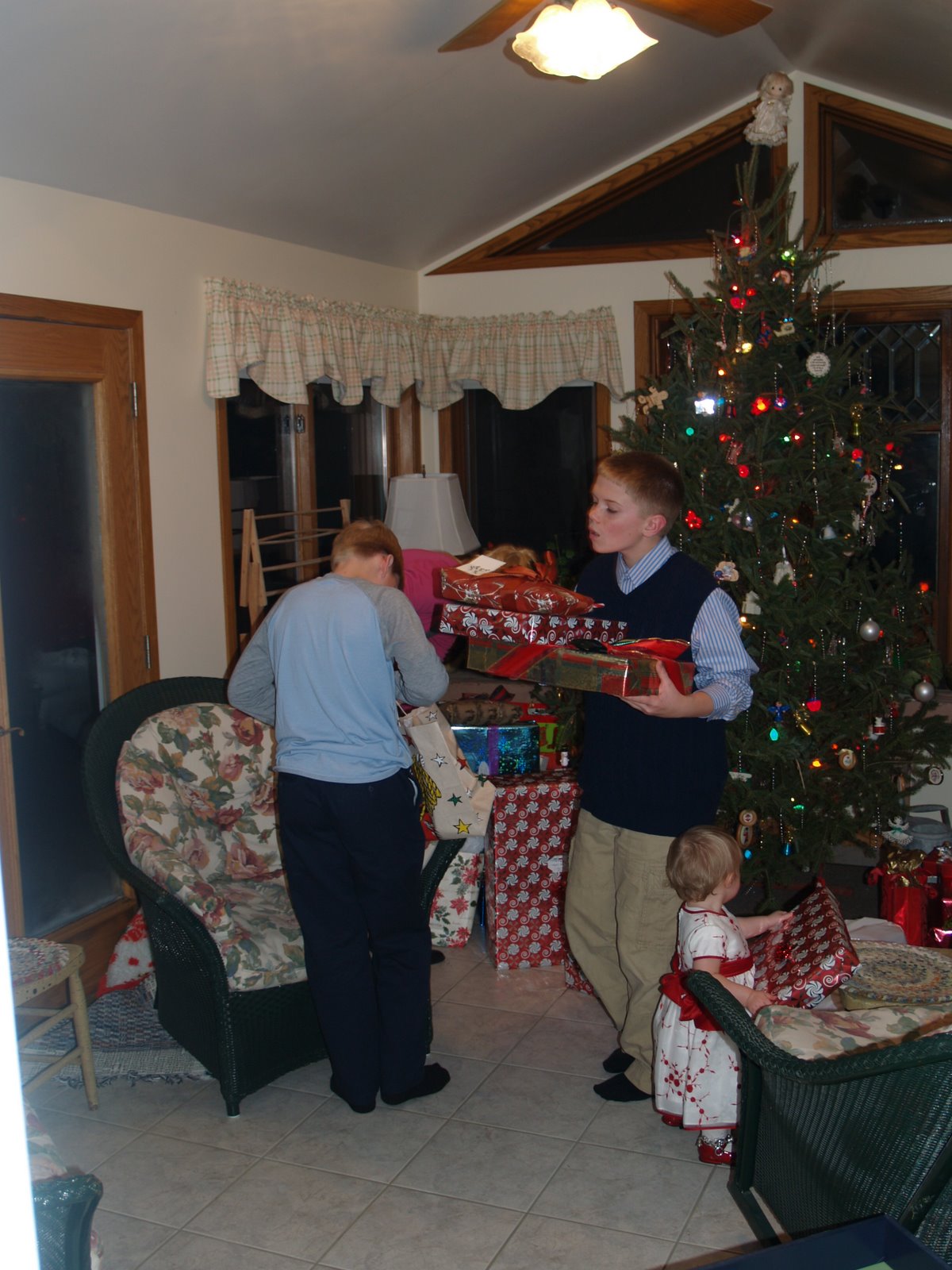 [Christmas+08+064.jpg]