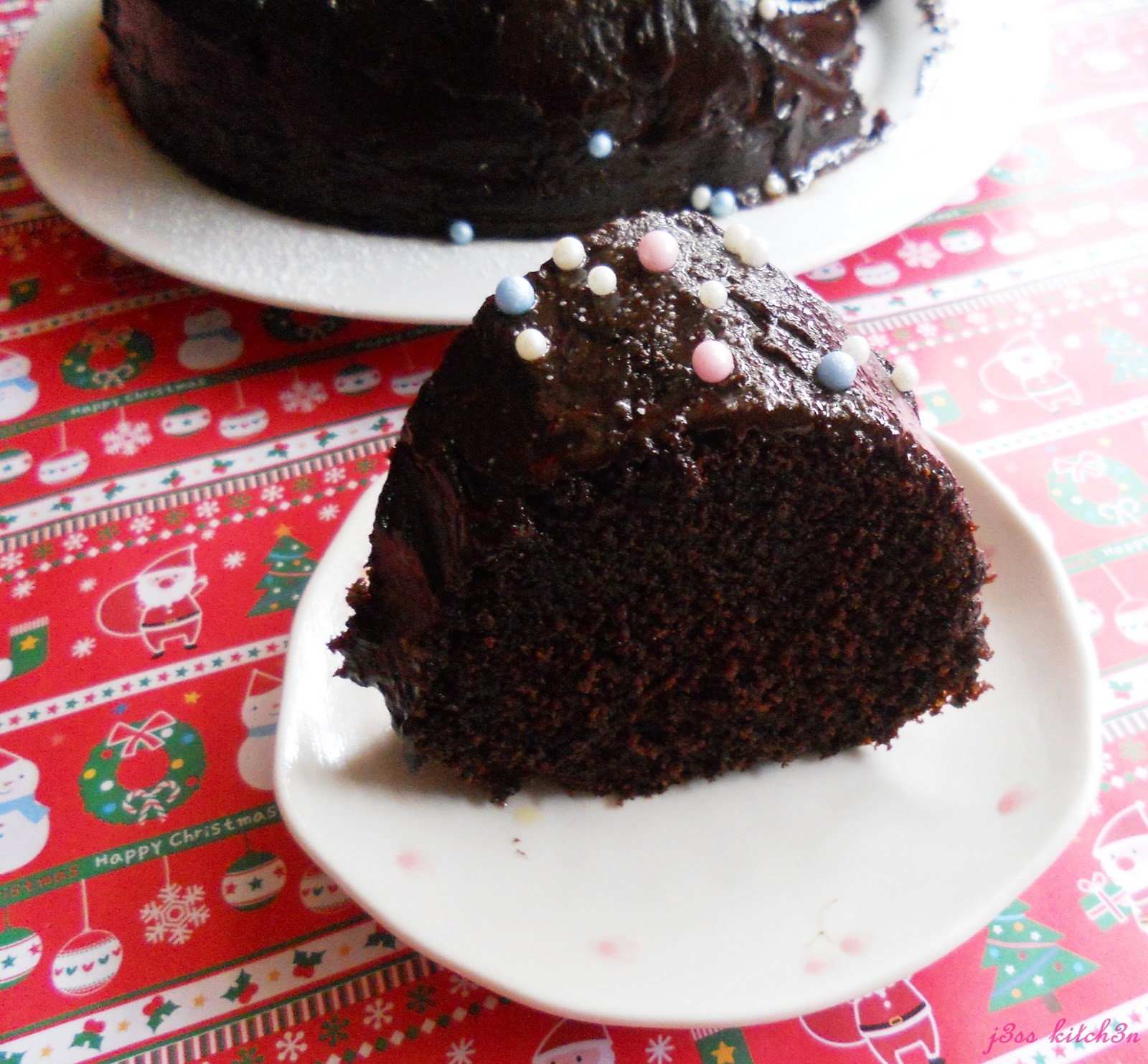 j3ss kitch3n: A Christmas Cake - Super Moist Chocolate Cake 柔软巧克力蛋糕