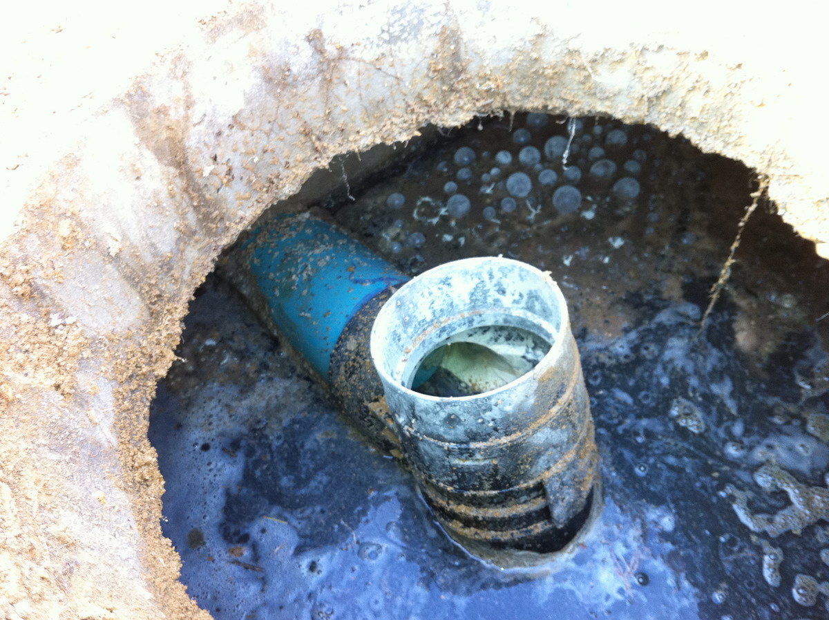 septic tank problems baffle fix inlet pipe system backed systems sludge building baffling timberframe scratch why