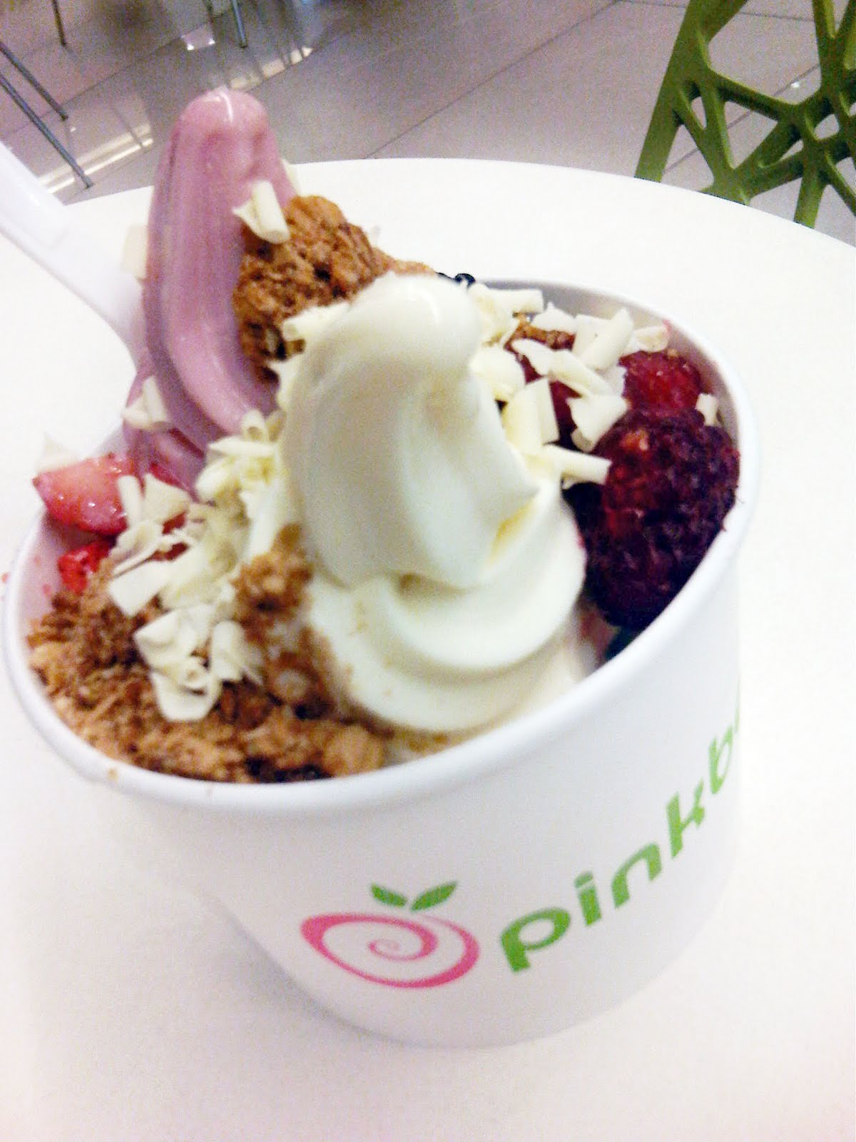Pinkberry-BNDQ8-Kuwait-Frozen+yogurt-2.jpg