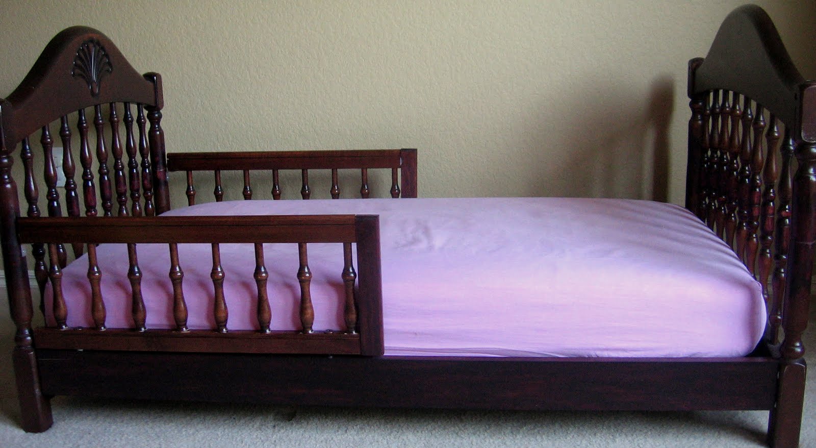 3 Little Chicks Repurposing Crib to Toddler Bed