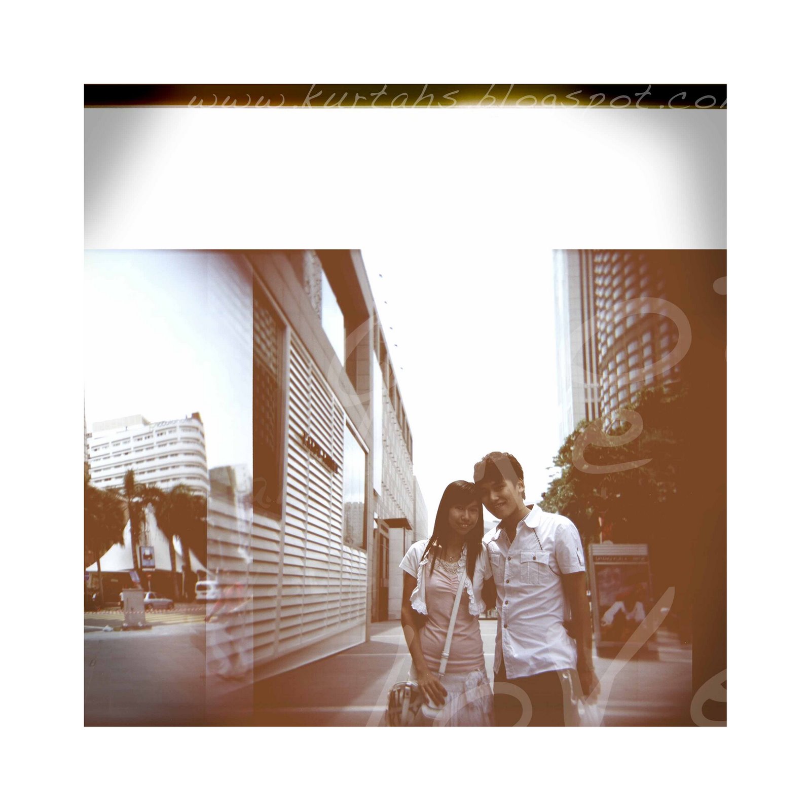 [09.JPG]