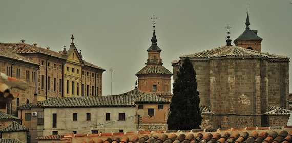 IGLESIA DE SAN ANDRES Y EL EDIFICIO  DEL SEMINARIO