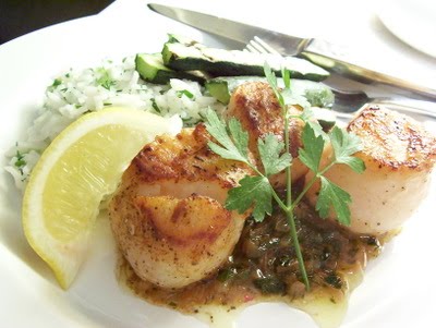 Does adderall make you FEEL hungry but then you don't actually.