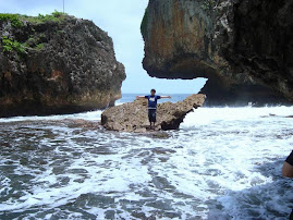 Gambar G di Pantai Siung