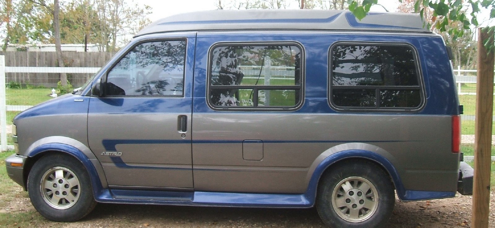 [HE11052008abc+012.jpg]