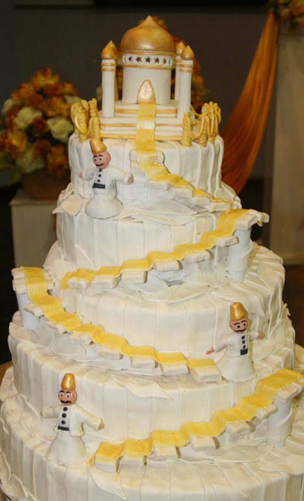 5 tiers wedding cake white n gold theme 