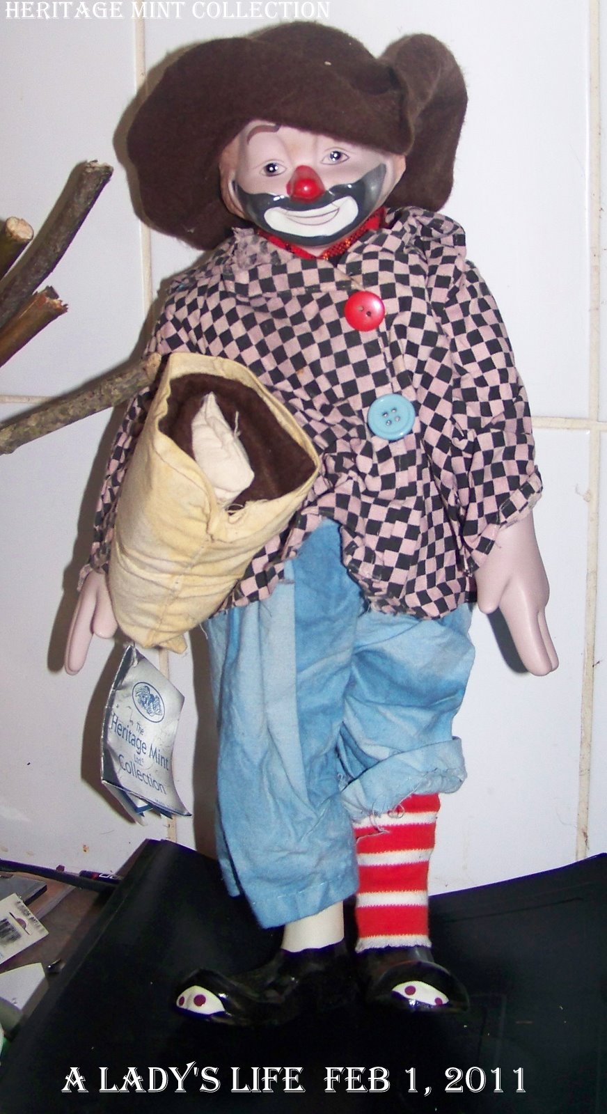 A Lady's Life... 40 cm Porcelain Hobo Clown Worker Who Wanders