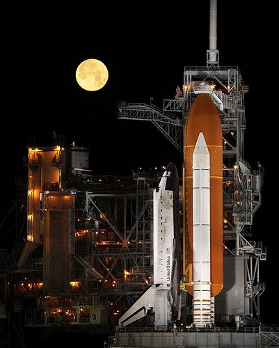 [shuttle_moon.jpg]