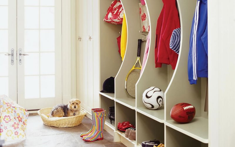 [m1x00211_mudroom.jpg]