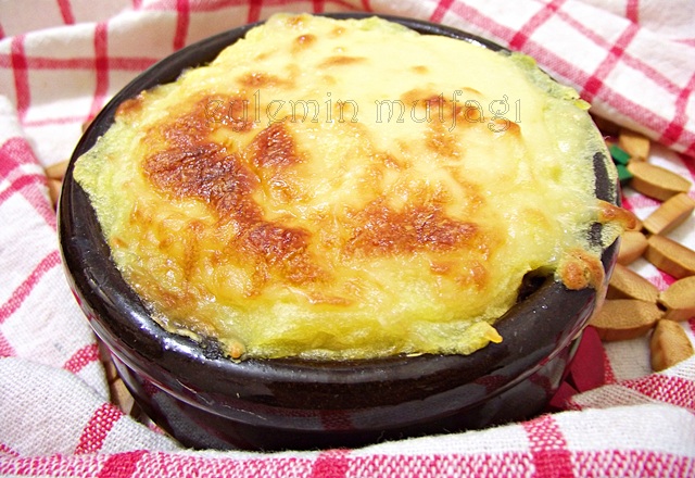 Eylemin mutfagi GÜVEÇTE PATATES PÜRELİ SOTE