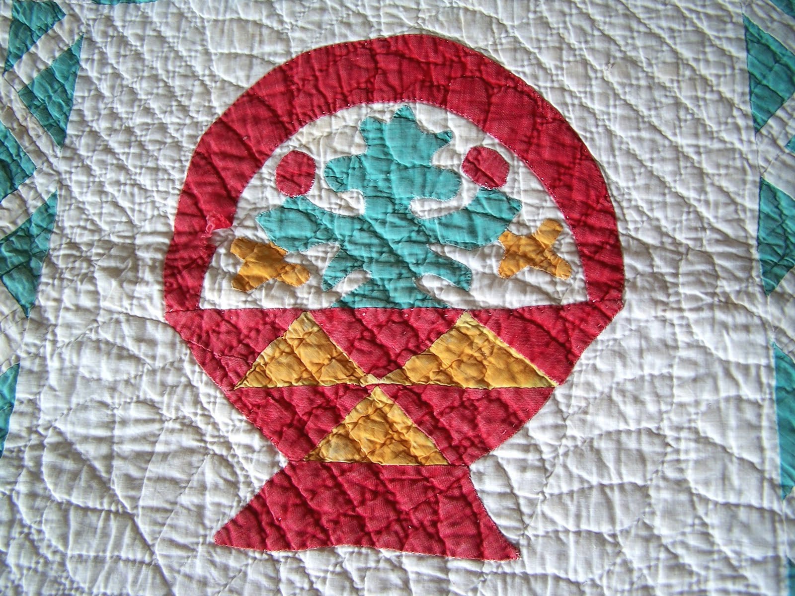 THE ANTIQUE LINEN CUPBOARD Hand stitched cushions & quilts