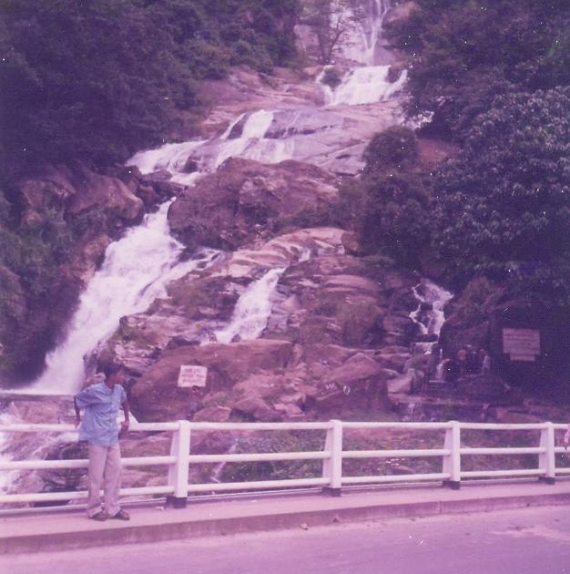 Badulla to dunhinda waterfalls picture