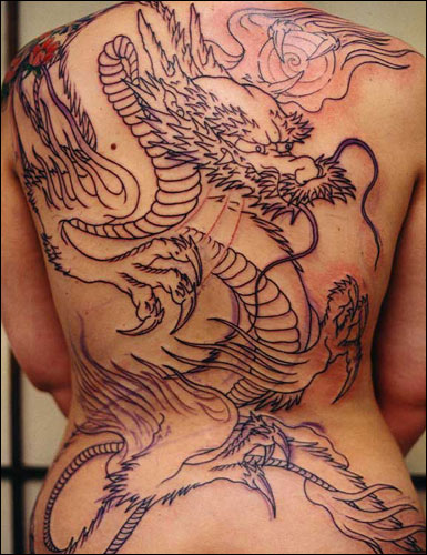 Dragon tattoos can be done as armbands, on the lower back 