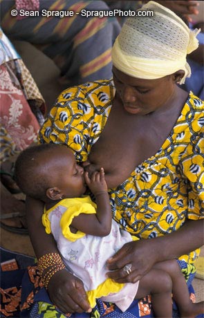 Indian+women+breastfeeding+in+public