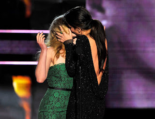Sandra Bullock Kisses Scarlett Johansson