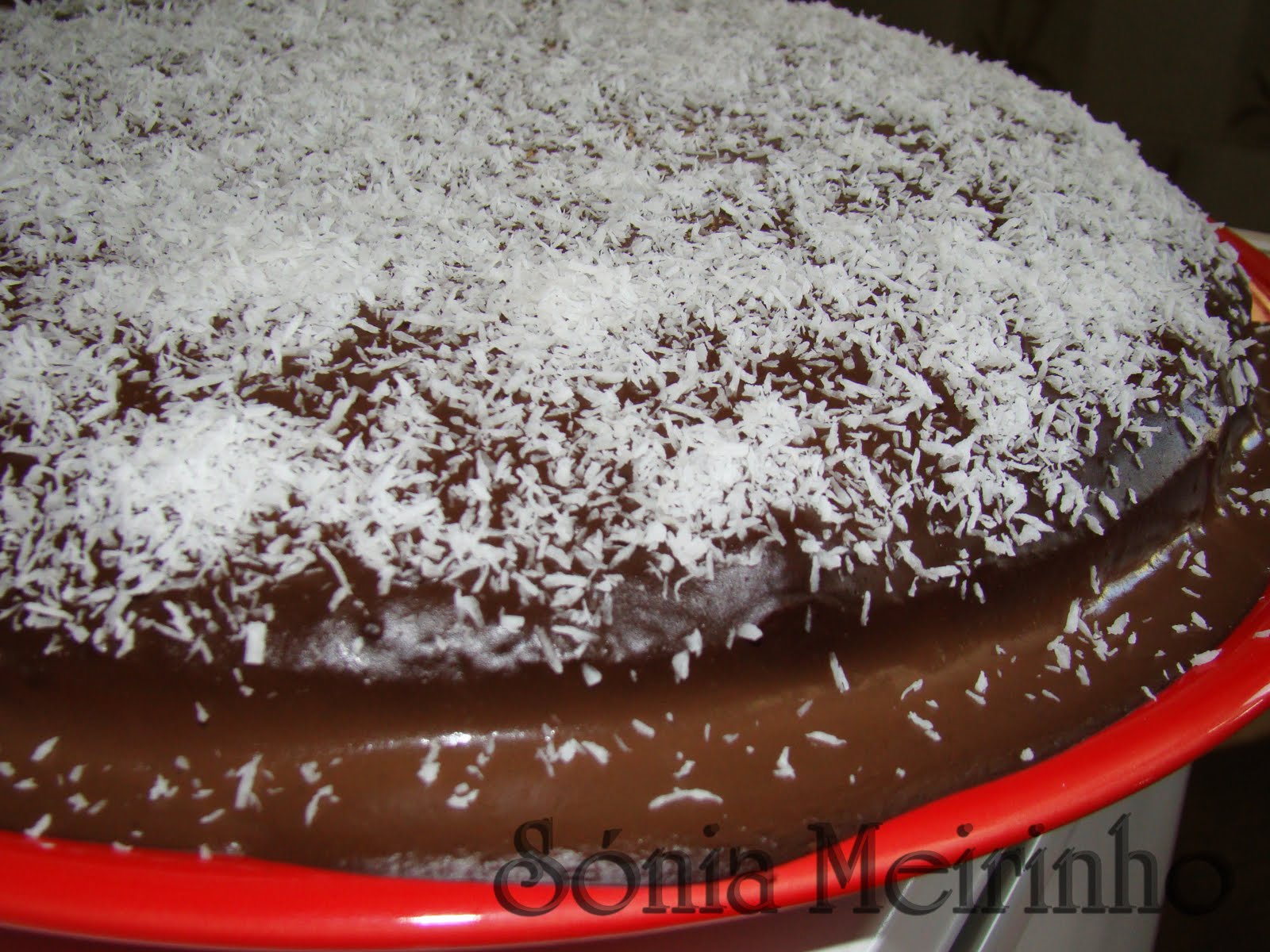 Sónia Meirinho Bolo de Chocolate com Cobertura de Chocolate Quente e