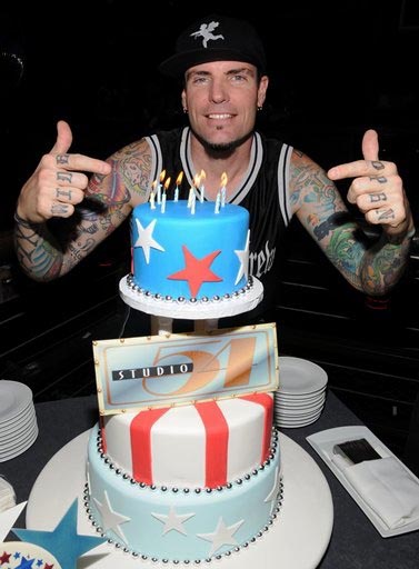 VANILLA ICE CELEBRATES SHOW AND BIRTHDAY