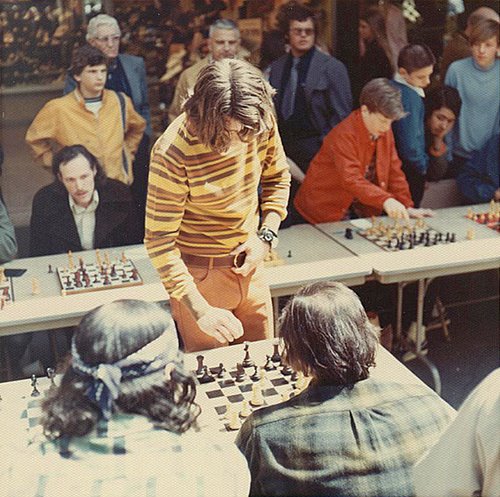 [Lloyd+Center+Mall+Chess1,+Portland,+OR+1973.bmp]