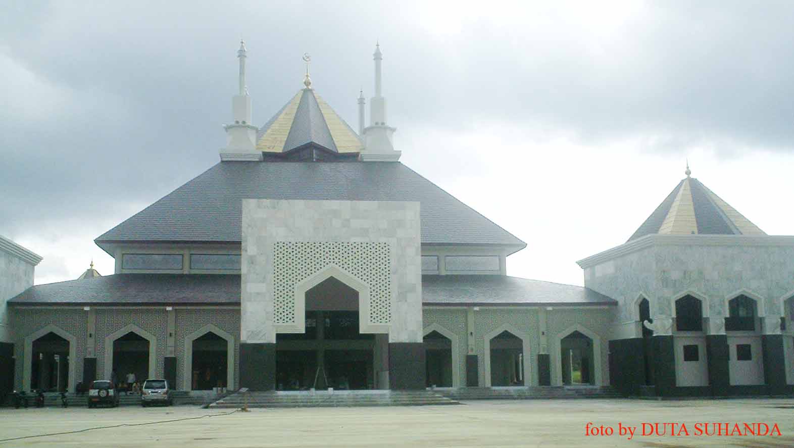Bandara Raden Intan