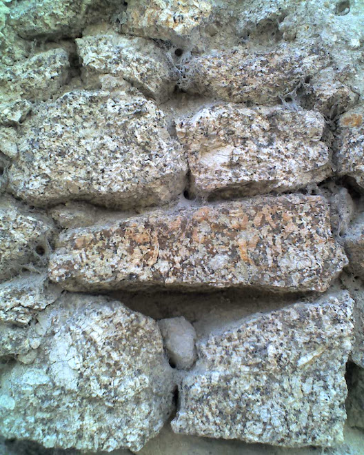 IMAGEM, parede de pedras de granito