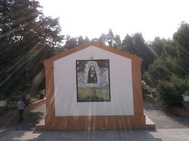 chandavila, a imagem da santa em azulejo, na capela