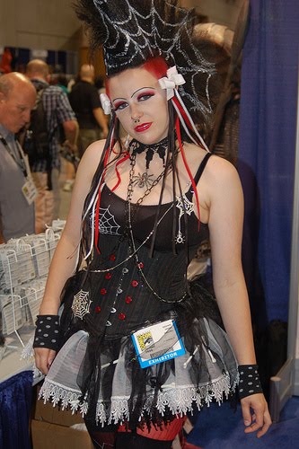 [goth+corset+and+a+bunch+more.jpg]