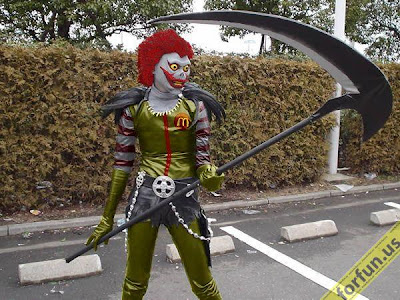 [Image: Weird-Halloween-costume-Picture-Gallery+grim+reaper.jpg]