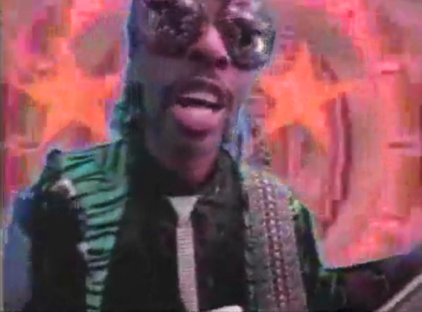 Deee-Lite - Groove Is In The Heart on Vimeo