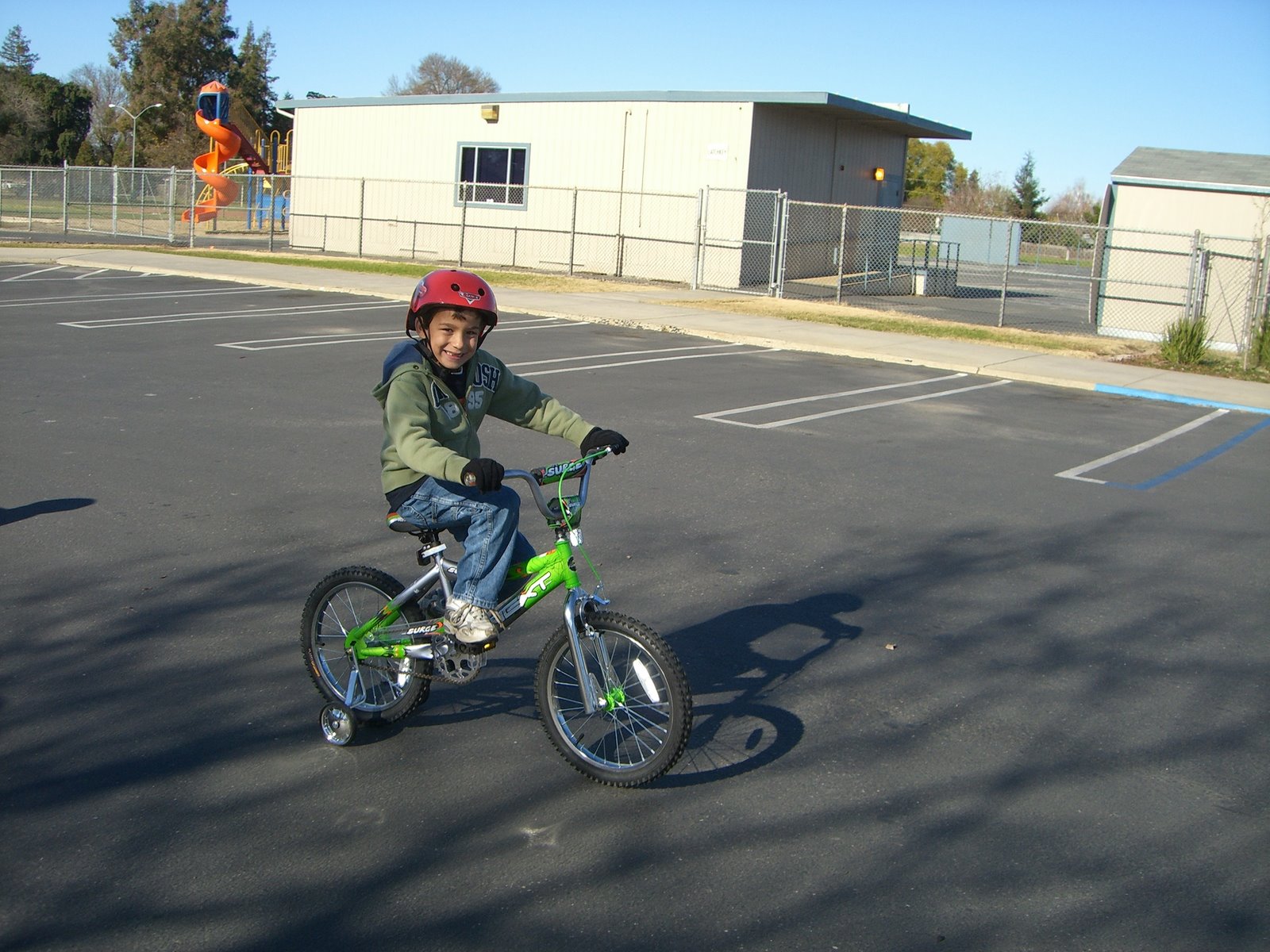 [Cristian's+first+bike+ride+Dec.+2008.jpg]